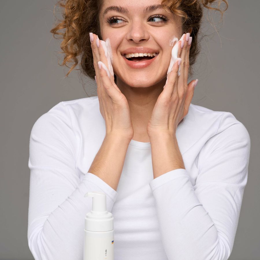 Step-by-step care during the day for dry facial skin